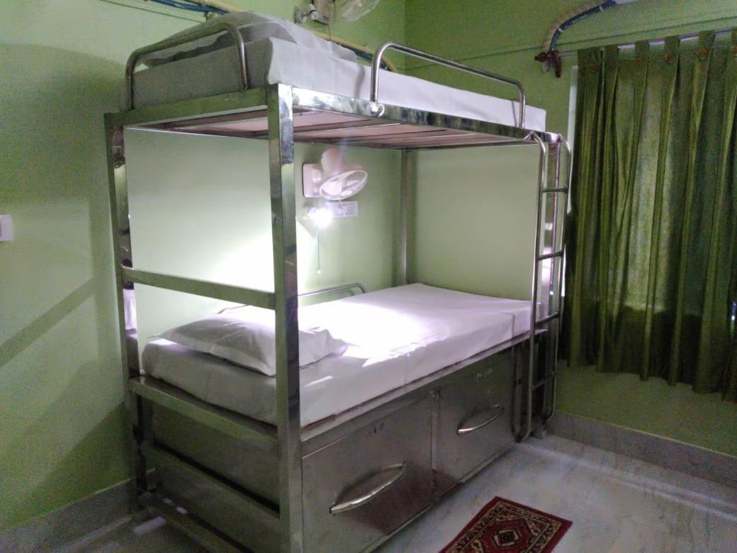 Kolkata Guest House *